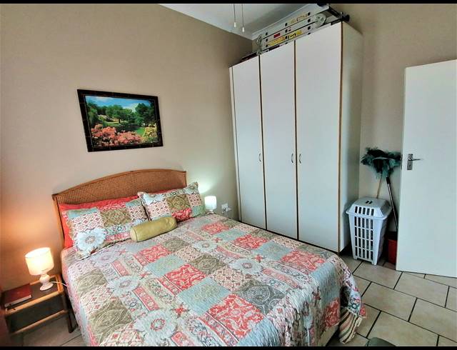 2 BEDROOM TOWNHOUSE FOR SALE IN MARGATE BEACH